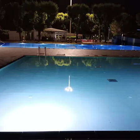 Cormor X - Piscina 펜션